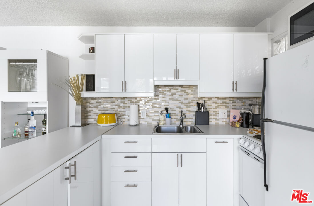 Image 11 for 1111 Palm Canyon Dr #107