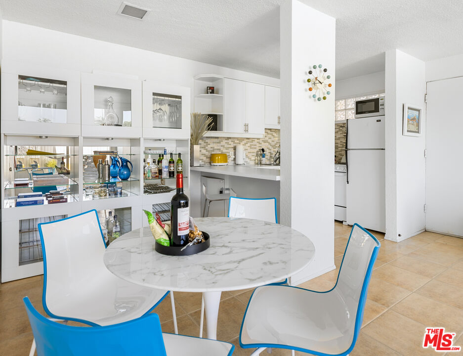 Image 8 for 1111 Palm Canyon Dr #107