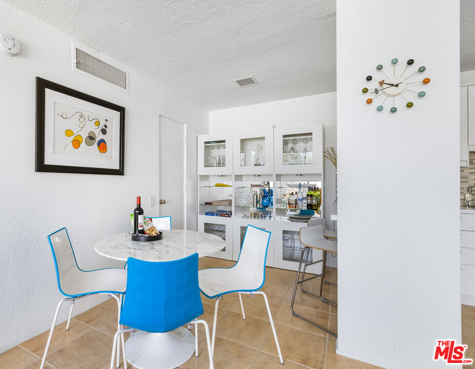 Image 6 for 1111 Palm Canyon Dr #107