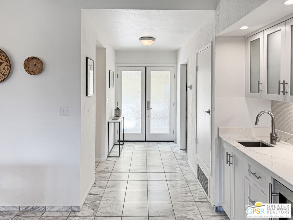 Image 9 for 2365 S Oakcrest Dr