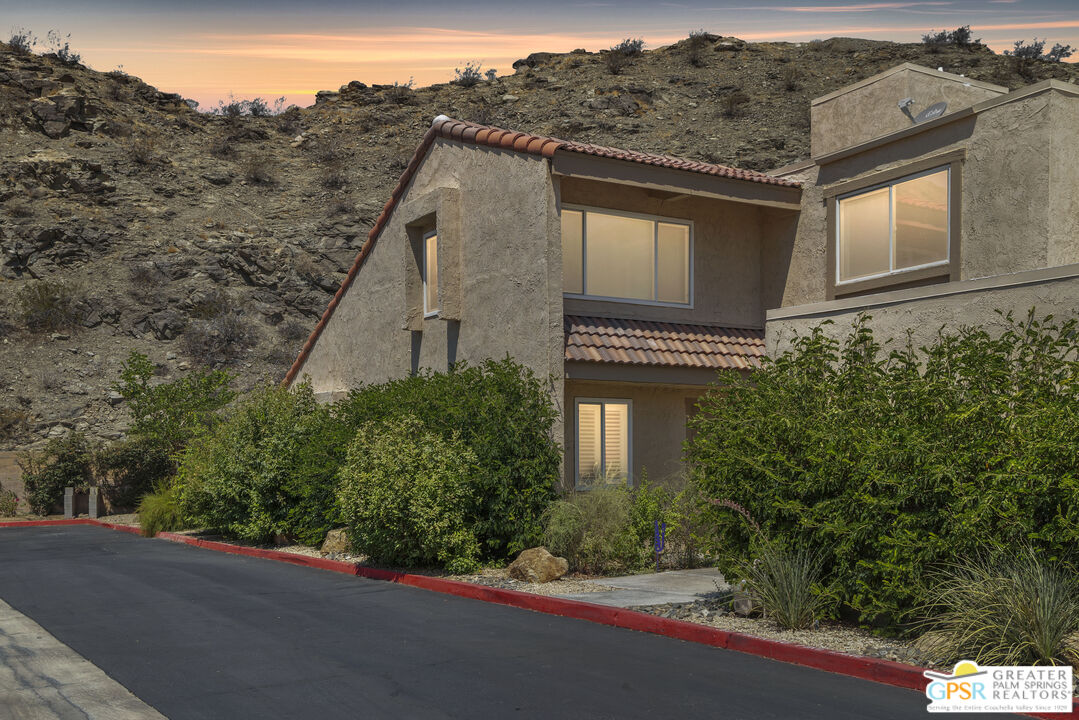 Image 1 for 70100 Mirage Cove Dr #15
