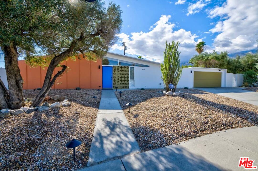 Thumbnail of 859  E Grace Cir