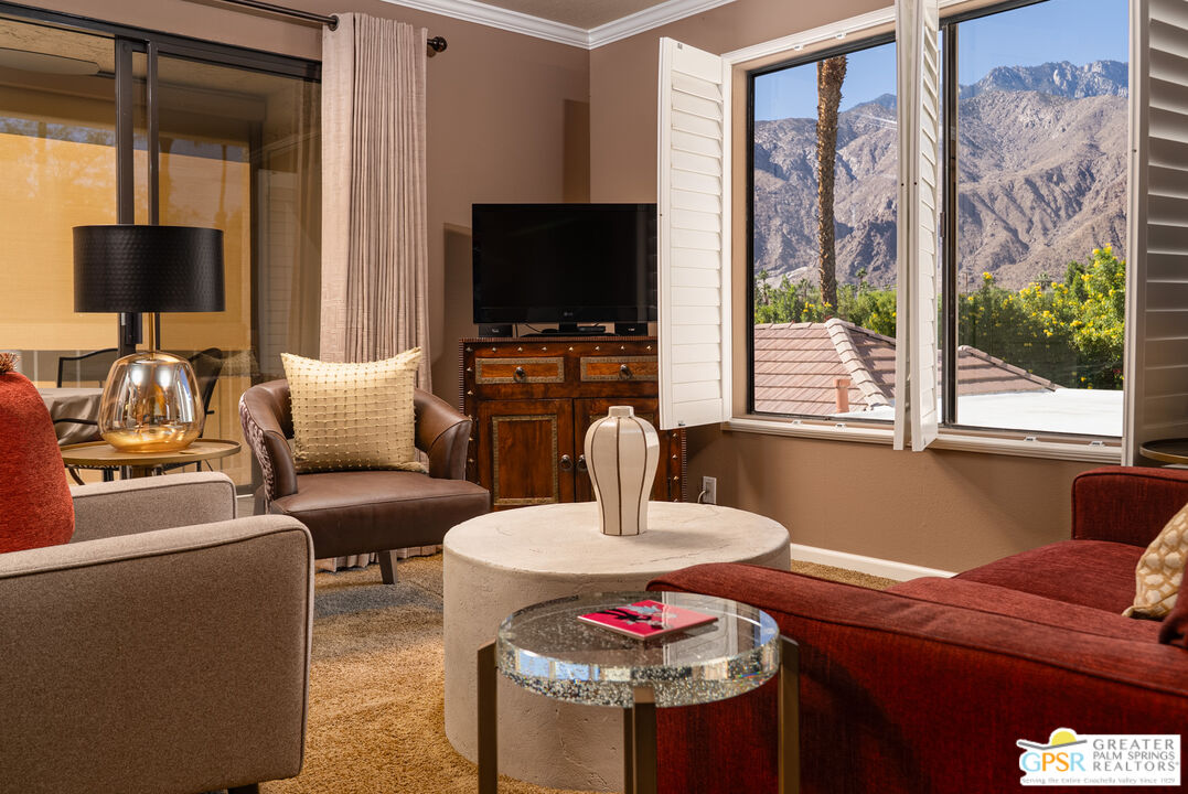 Image 1 for 325 Via Escuela  #324