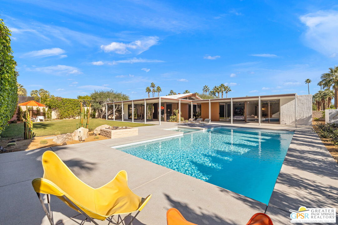 Image Number 1 for 695 N Camino Real in Palm Springs