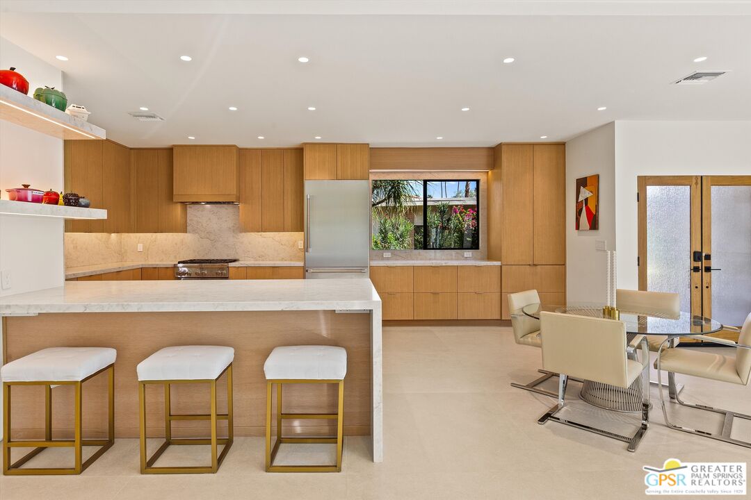 Image 1 for 2264   Oakcrest Dr