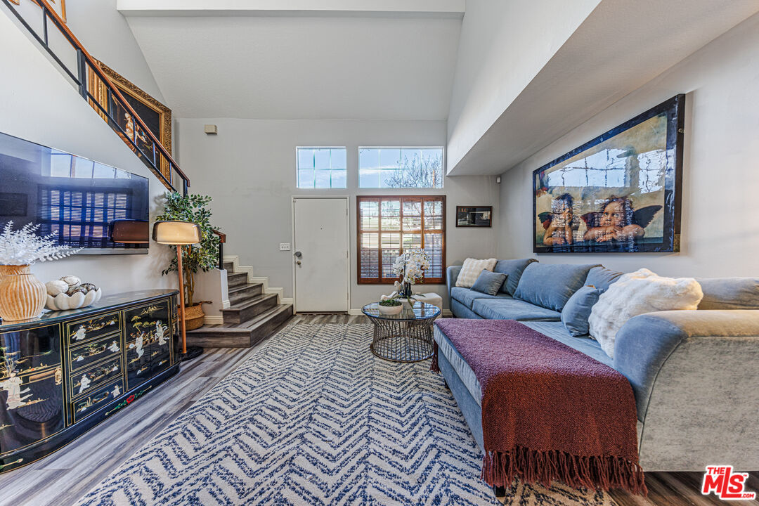 Image 1 for 170 N Sierra Bonita Ave #4