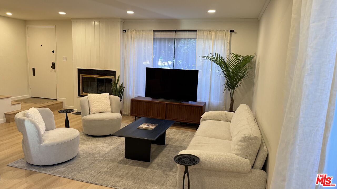 Image 1 for 356 N Orange Grove Blvd