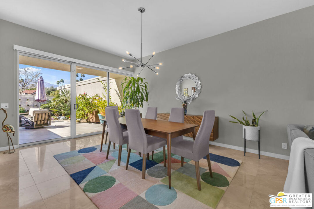 Image 1 for 1211   Tamarisk West St