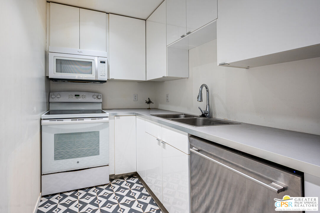 Image 1 for 550 Villa Ct #205