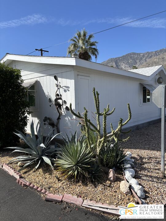 Image Number 1 for 102   Caravan St in Palm Springs