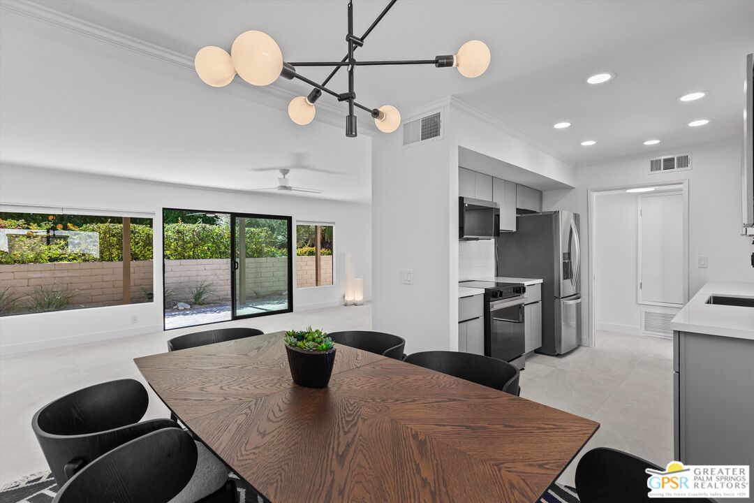 Image 1 for 1733   Capri Cir