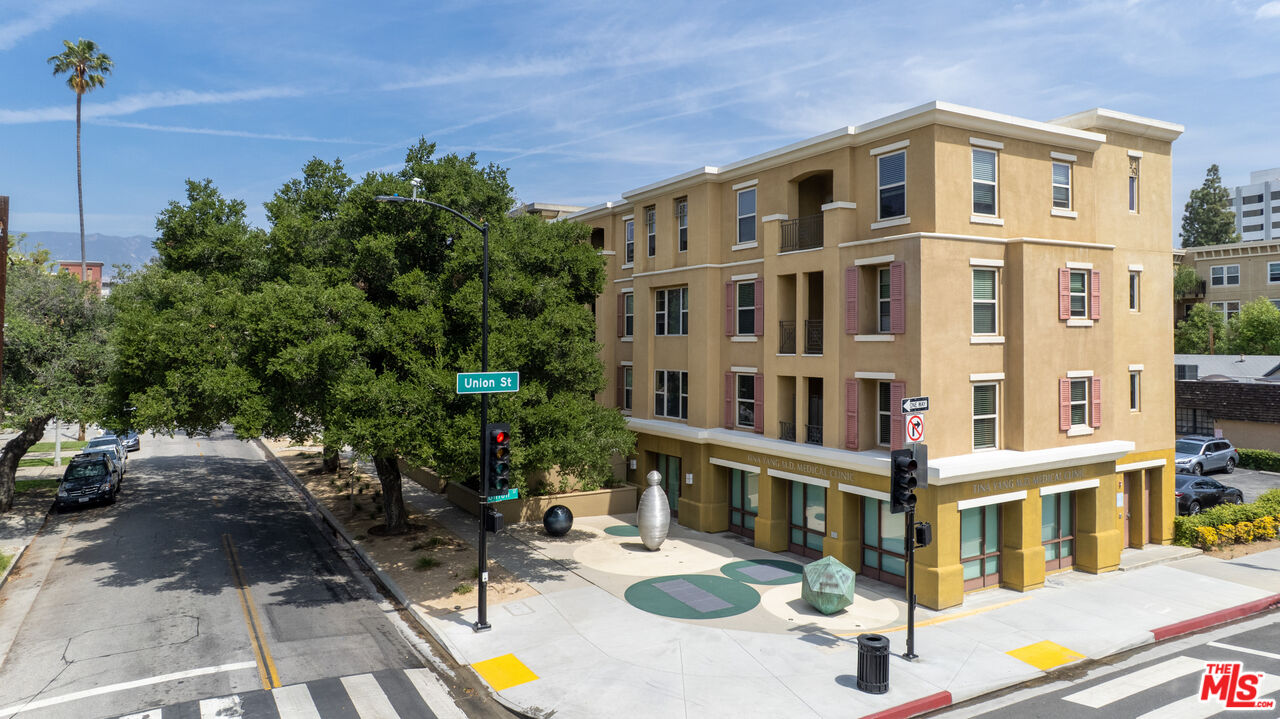 Image 1 for 128 N Oak Knoll Ave #202