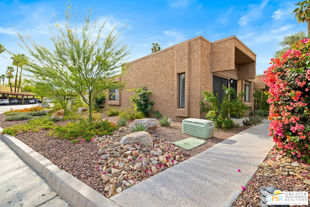 Image 1 for 2400 Los Coyotes Dr