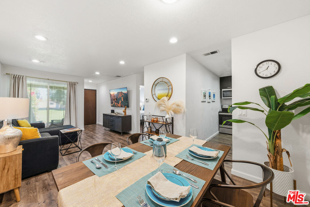 Image 1 for 2825 Los Felices Rd #115