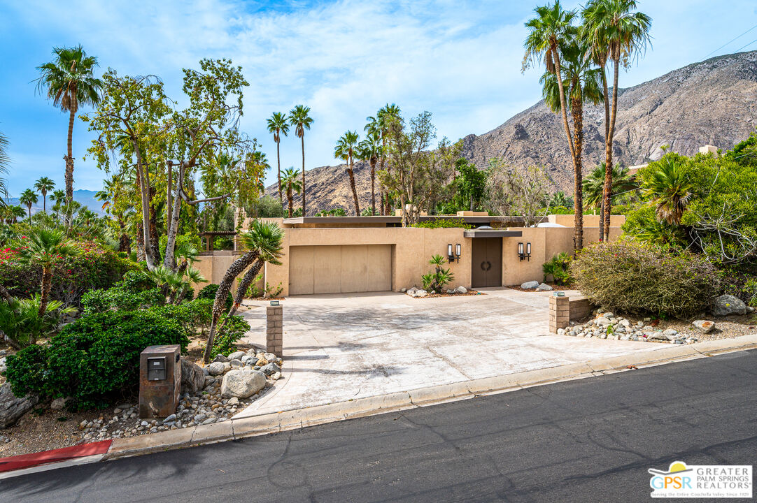 Image Number 1 for 601 W Stevens Rd in Palm Springs