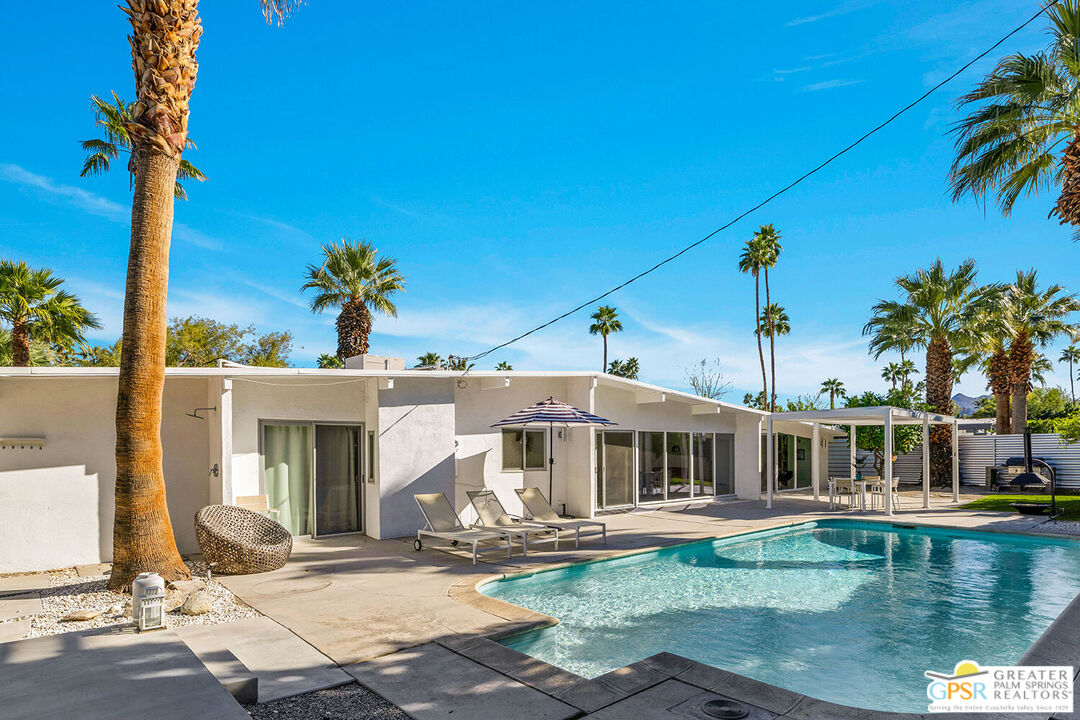 Image Number 1 for 271  N Easmor Cir in Palm Springs