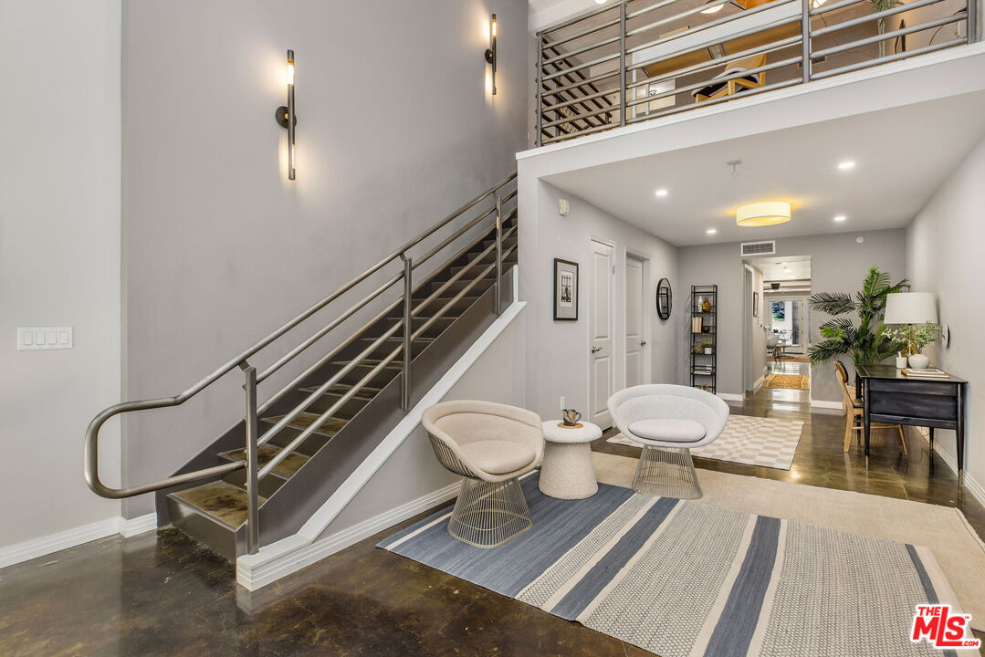 Image 1 for 125 N Raymond Ave #412