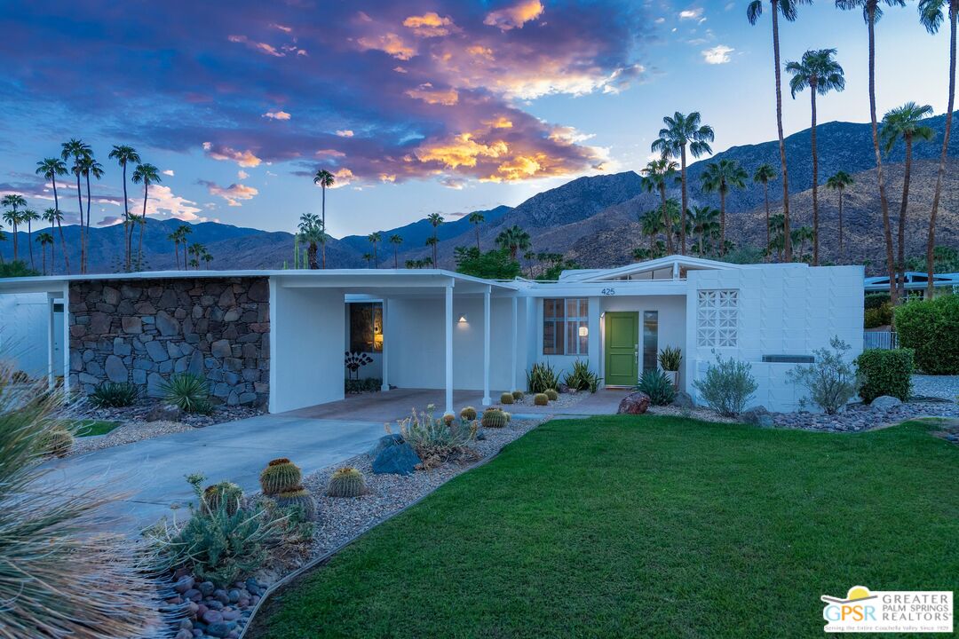 Image 1 for 425  E Flor Cir