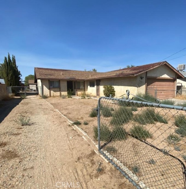 **Great Opportunity** This single story fixer upper is a great opportunity for first time homeowners or the savvy investor in a sought after neighborhood. This home is located on a huge lot (over 18,000 sq. ft.) of horse property in a great location of Quartz Hill. It is located approximately 15 minutes away from Lancaster and Palmdale for dining, shopping, and entertainment.