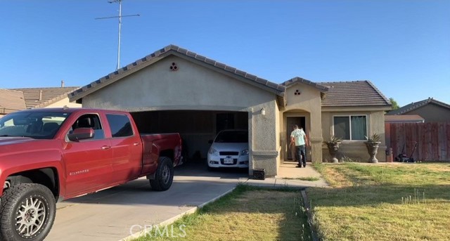Stop the car!!! Great 4 bedroom, 2 bath home in a great location!! Walking Distance to Schools!!! Freeway closely!!! a must see.
