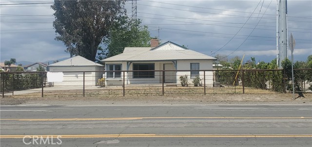 GREAT FOR DEVELOPMENT LOCATED ON 4.70 ACRES AND A VERY BUSY STREET WITH LOTS OF EXPOSURE APPRROX. 4.70 ACRES NEWLY REMOLDED STORAGE ROOM WITH PLENTY OF ROOM FOR YOUR YOUR SUPPLIES,WORKSHOP AND MUCH MORE. LOCATED ON A MOSTLY FLAT LOT AND IN VERY GOOD SHAPE, FENCED ALL AROUND.