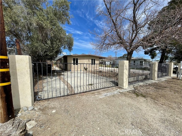 Single story home in close proximity to Cabazon Premium outlets and Morongo Casino. Home sits on a .25 acre lot with surrounding views of San Jacinto Mountains. The home offers 3 bedrooms and 2 full baths and Beautiful exposed ceiling beams throughout the home. Perfect for any size family and a must see.
