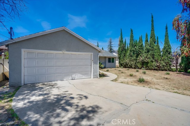 8937 Haskell AVE, North Hills, CA 91343