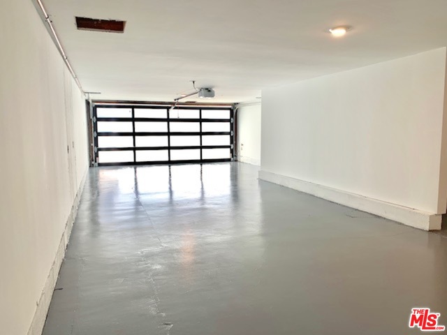 listing main picture