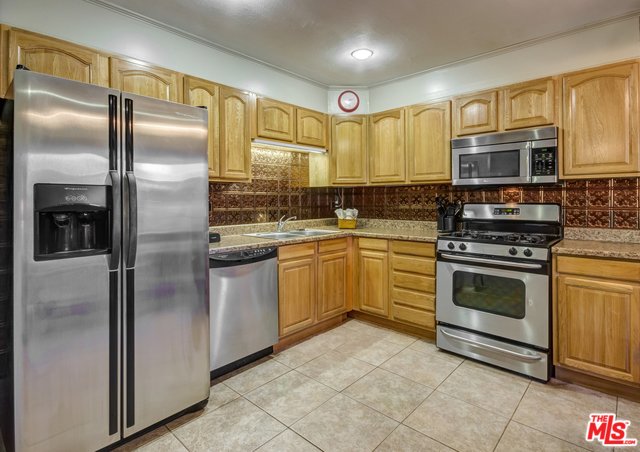 Image 9 for 1950 PALM CANYON DR #115