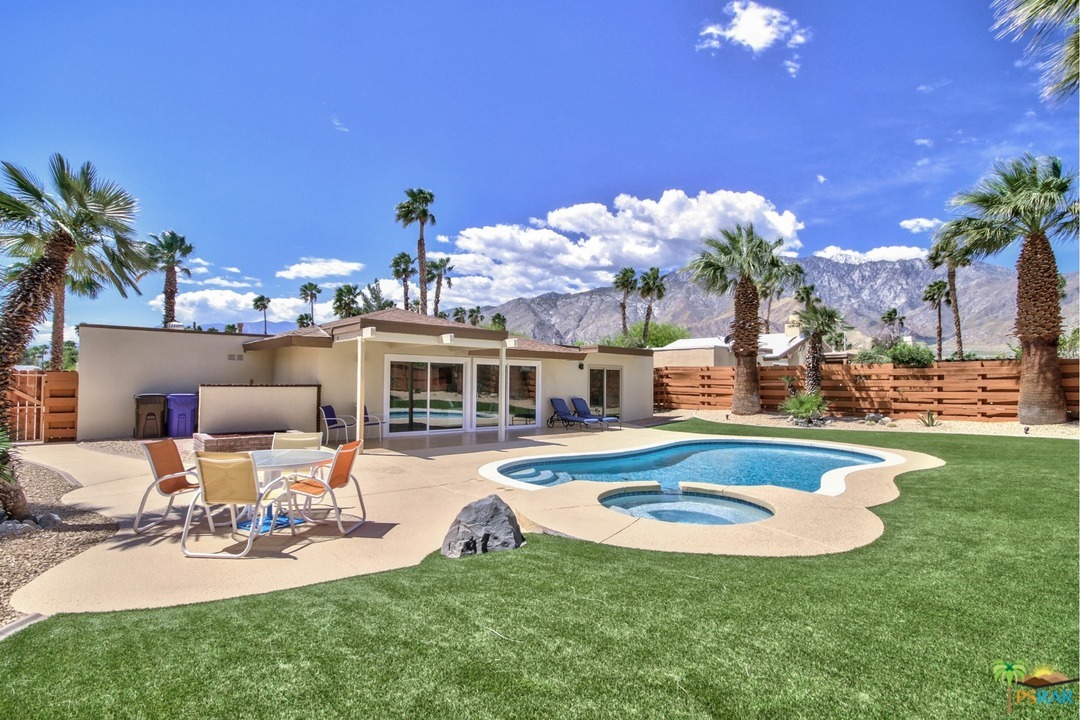 Image Number 1 for 1340 E ADOBE Way in Palm Springs