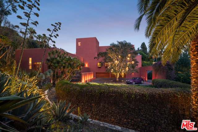 Photo of 470 LAYTON WAY, LOS ANGELES, CA 90049
