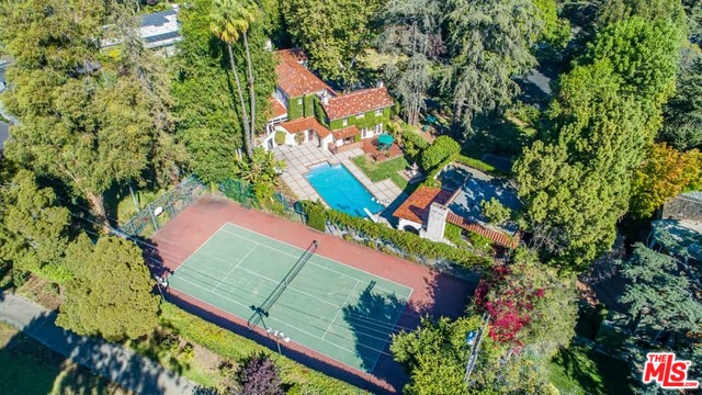 Photo of 808 WOODACRES RD, SANTA MONICA, CA 90402