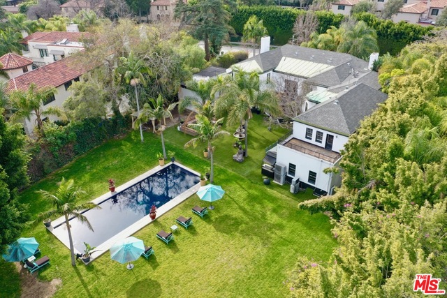 Photo of 600 S MUIRFIELD RD, LOS ANGELES, CA 90005