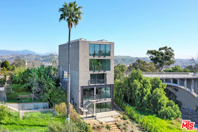 Photo of 600 PARK ROW DR, LOS ANGELES, CA 90012
