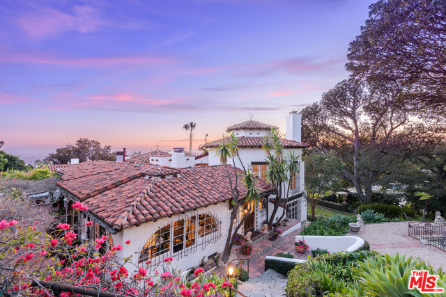 Photo of 1500 SEABRIGHT PL, BEVERLY HILLS, CA 90210