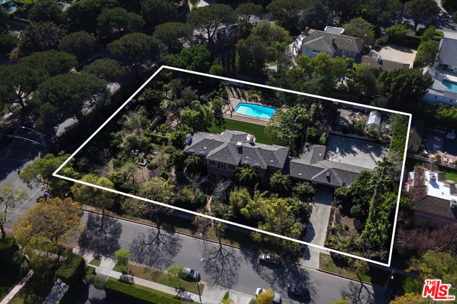 Photo of 901 N WHITTIER DR, BEVERLY HILLS, CA 90210