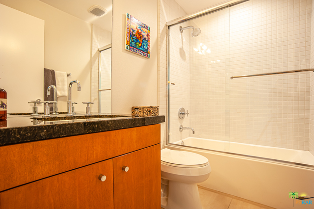 Image 20 for 850 PALM CANYON DR #201