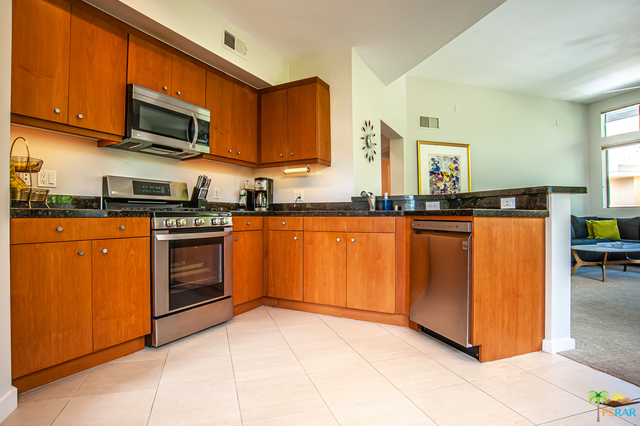 Image 13 for 850 PALM CANYON DR #201