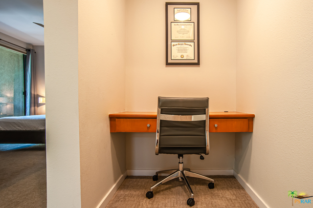 Image 19 for 850 PALM CANYON DR #201