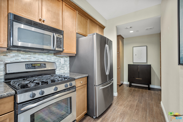 Image 11 for 355 E Ameno DR