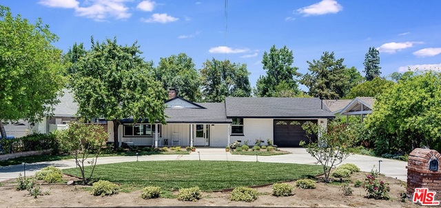 Photo of 23133 MARIANO ST, Woodland Hills, CA 91367