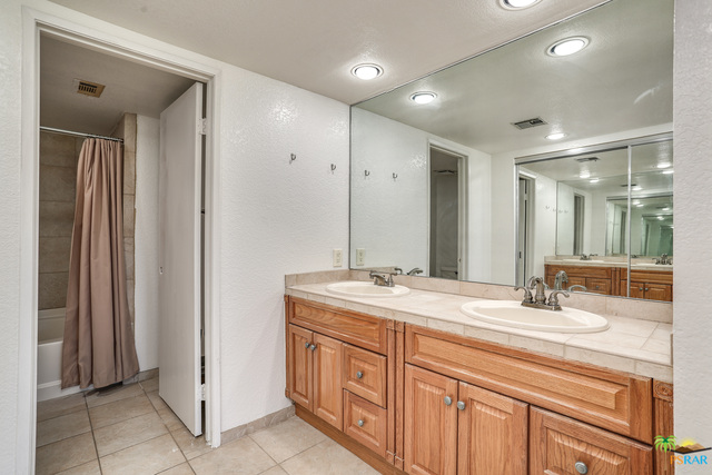 Image 19 for 2700 Mesquite Ave #D17