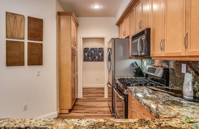 Image 11 for 1393 Yermo Dr S