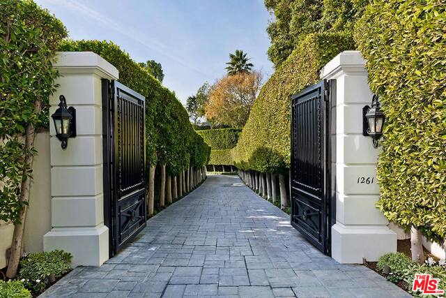 Photo of 1261 Tower Grove Dr, Beverly Hills, CA 90210