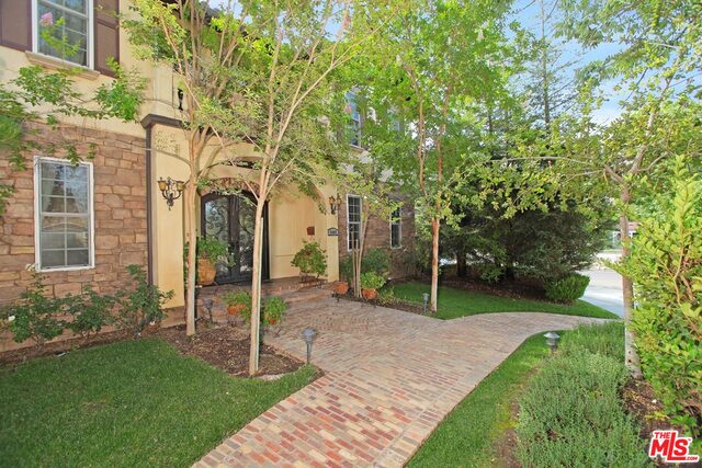 Photo of 6002 Allott Ave, VALLEY GLEN, CA 91401