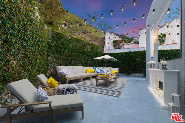 Photo of 3516 Dixie Canyon Pl, Sherman Oaks, CA 91423