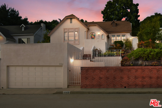 Photo of 1152 Daniels Dr, Los Angeles, CA 90035