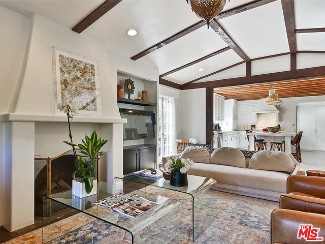 Photo of 11030 Kling St, West Toluca Lake, CA 91602