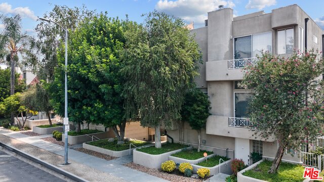Photo of 4434 Moorpark Way #101, Toluca Lake, CA 91602