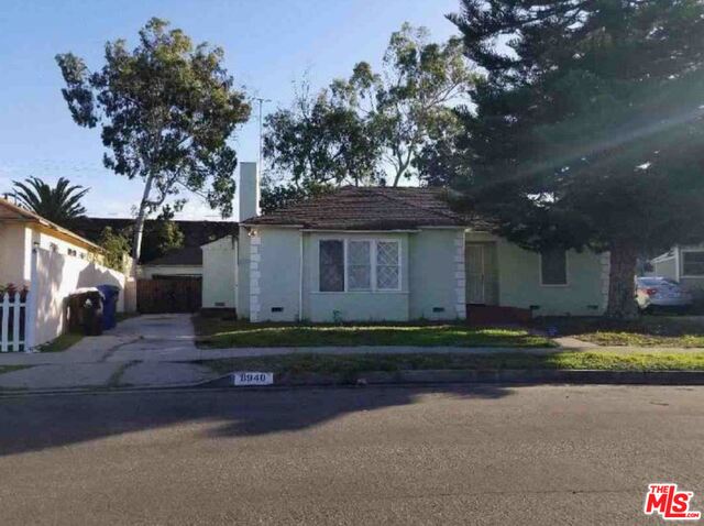 Photo of 8940 Kramerwood Pl, Los Angeles, CA 90034
